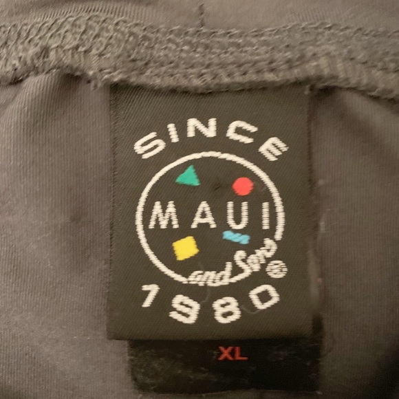 Maui and Sons Rash Guard - Picture 6 of 6